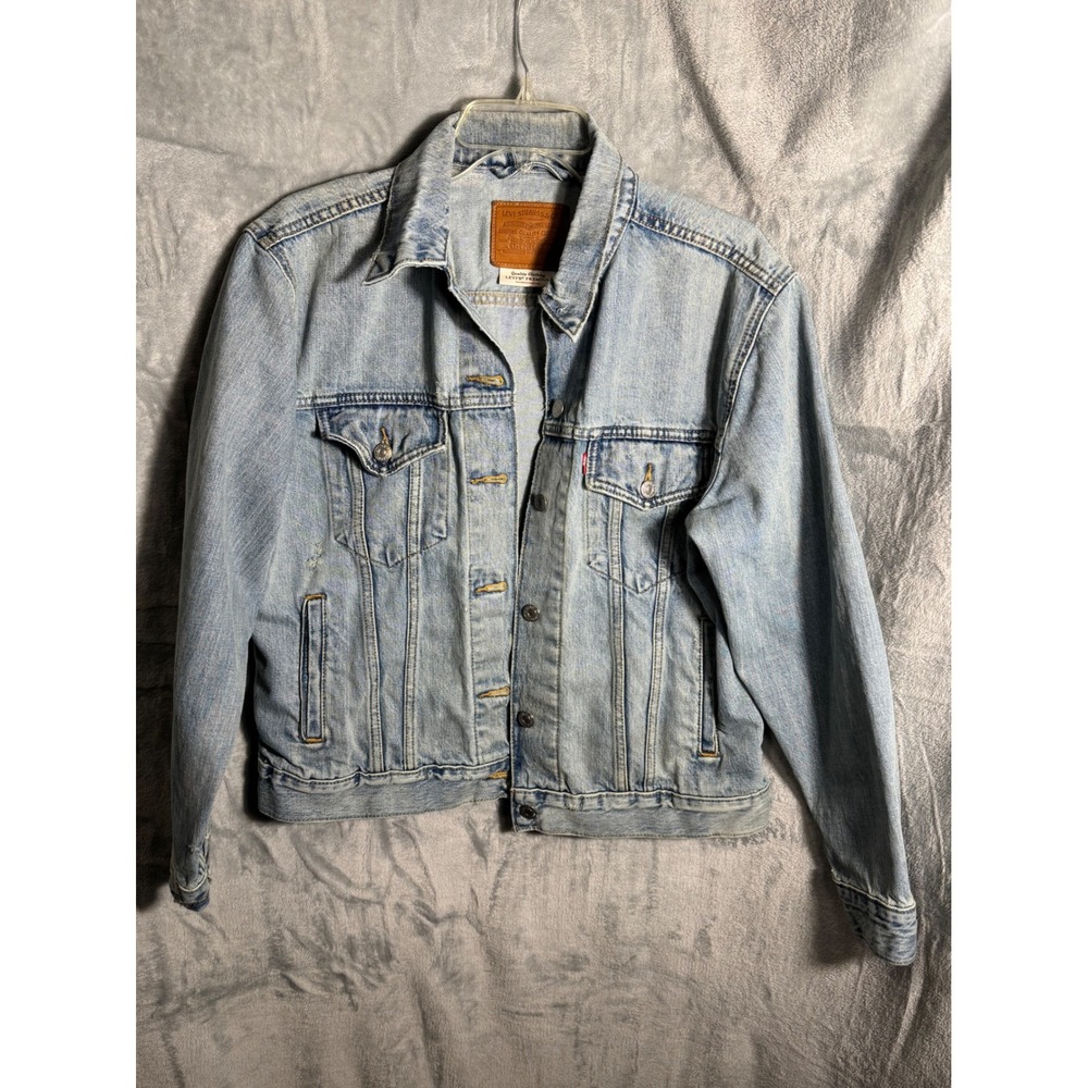 Levi Strauss & Co Denim Trucker Jacket Classic Light Wash Blue Size L vintage?